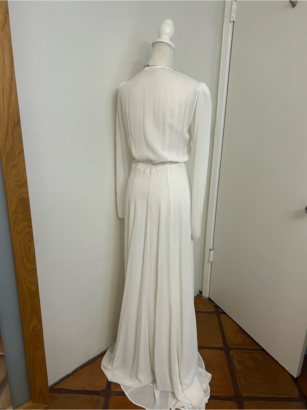 Reformation Wrap Dress Cole maxi Dress in good condition - Picture 10 of 14